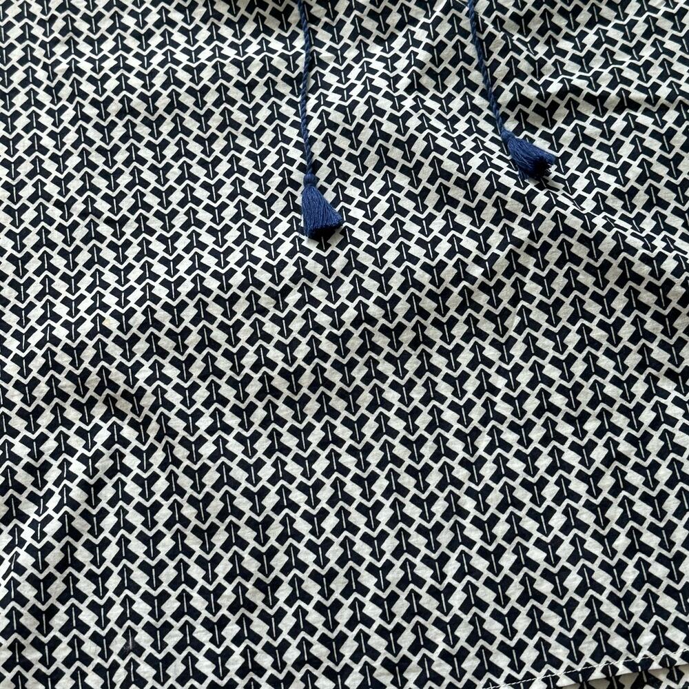 J Crew Embroidered Blue and White 100% Cotton Sleeveless Shirt-size 4 - Picture 3 of 9